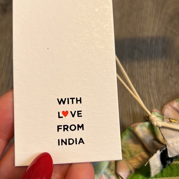 Absolutely gorgeous top 🍀. Size S - Picture 4 of 10